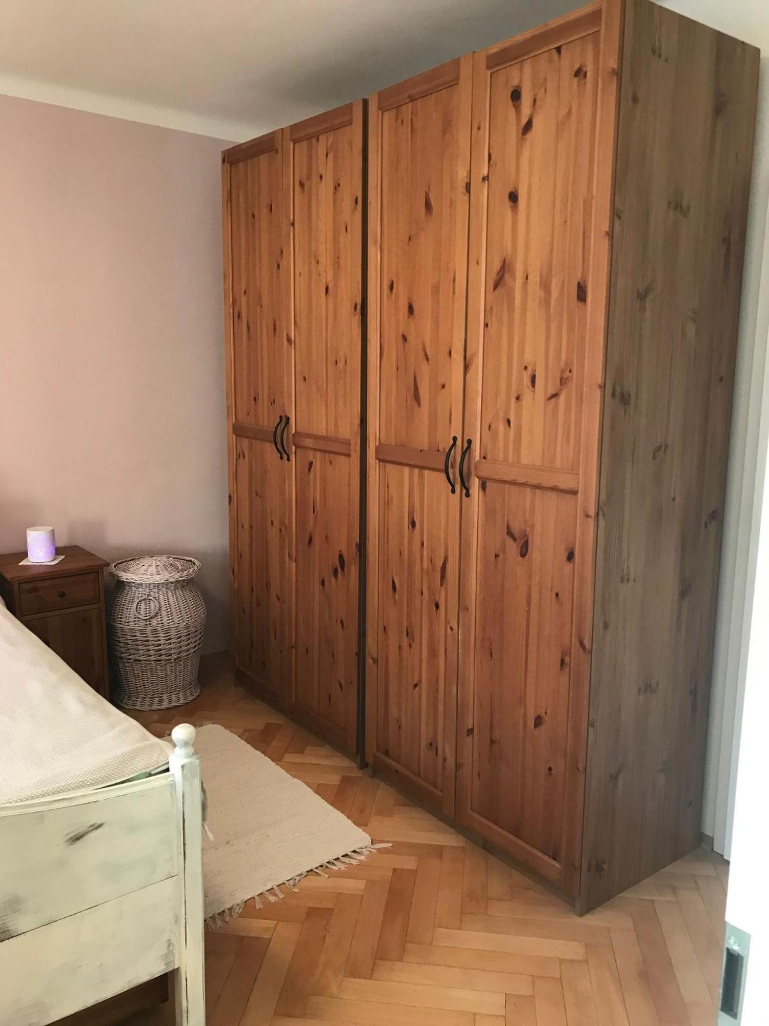 Lovely And Freshly Renovated In 10