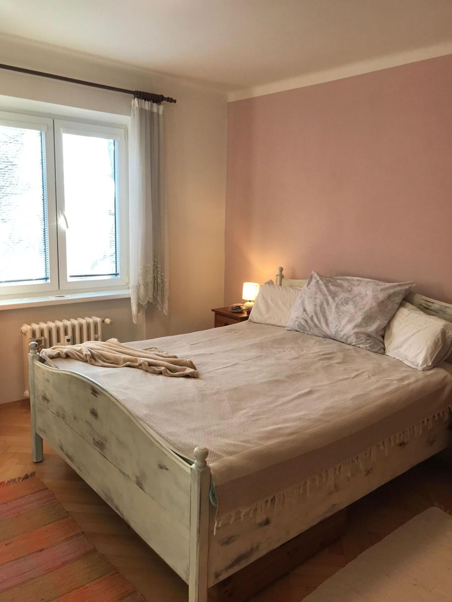 Apartment Lovely And Freshly Renovated In 10 *